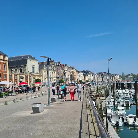 Le Bout Du Quai